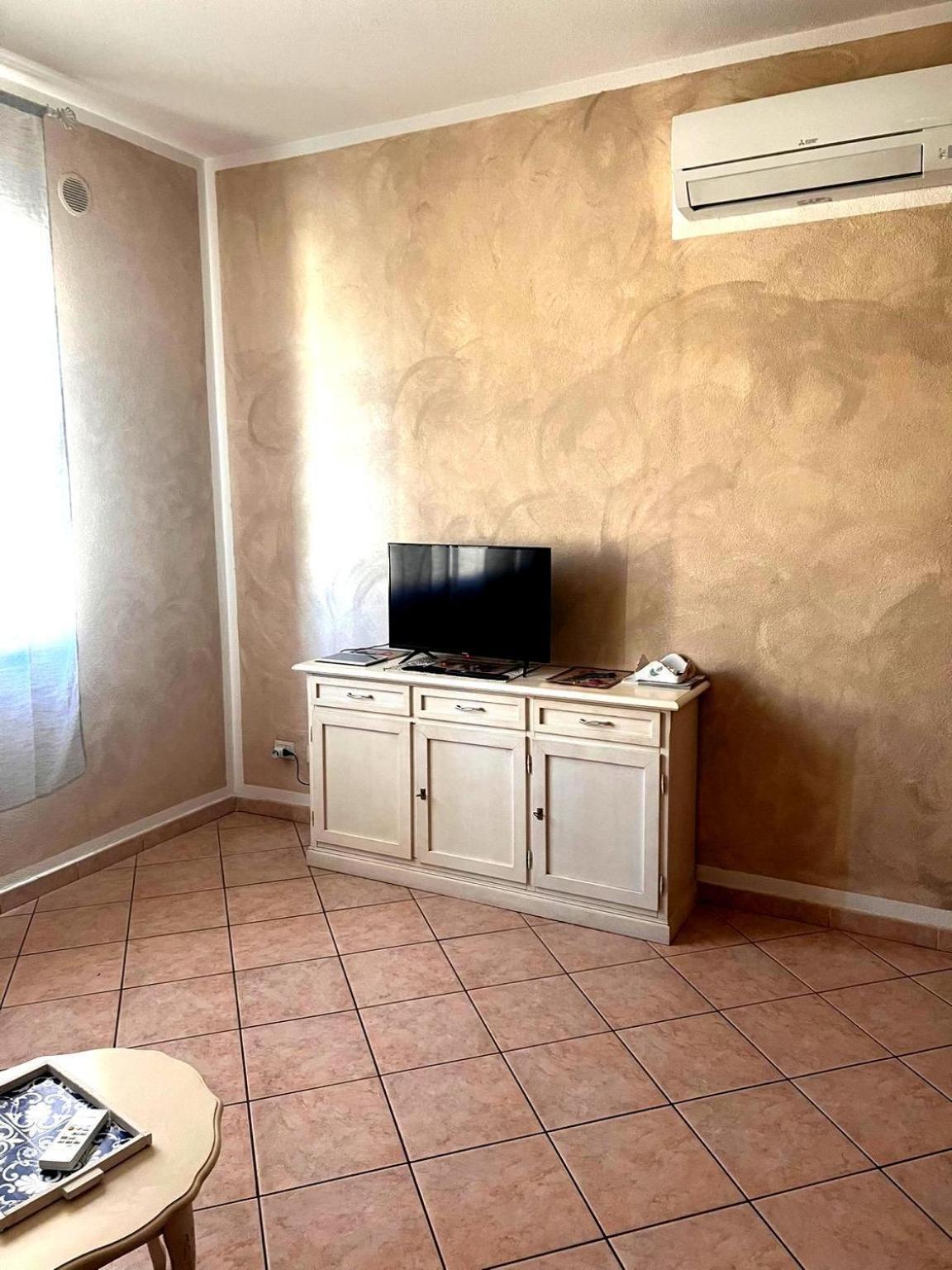 Santa Maria Apartment ออลเบีย ภายนอก รูปภาพ